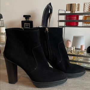 Tod’s Black Suede Ankle Boots Block Heel Platform Booties Size 8.5 Italy